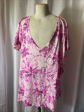 Lilly Pulitzer Etta  V-Neck Short Sleeve Tee Wild About You print size XL womens